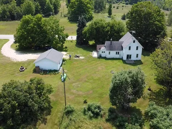 7932 Glovers Lake Rd, Bear Lake, MI 49614