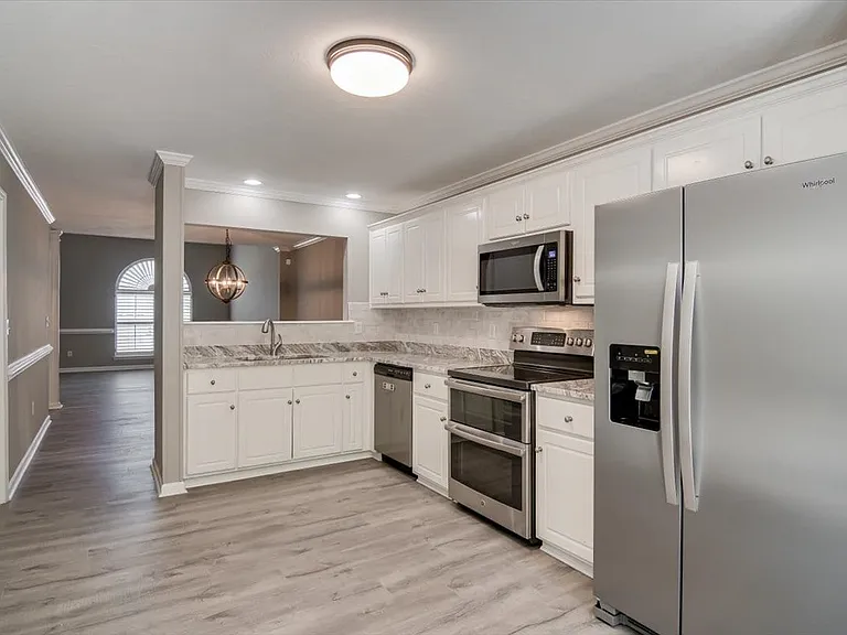 124 Palmer Ct — Photo 11