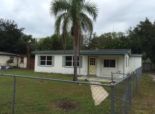230 E Cornelius Cir, Sarasota, FL 34232