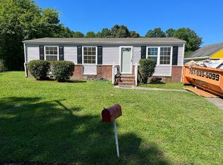 709 Bond Ln, Suffolk, VA 23434