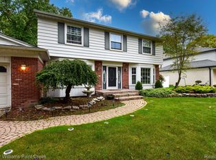 20053 S Riverhill Dr, Clinton Township, MI