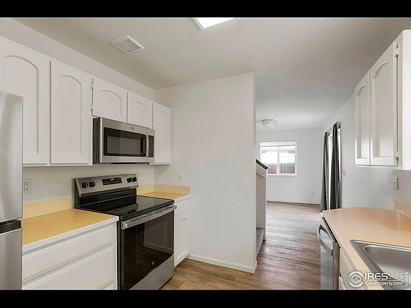 3rd image of 404 Aurora Way