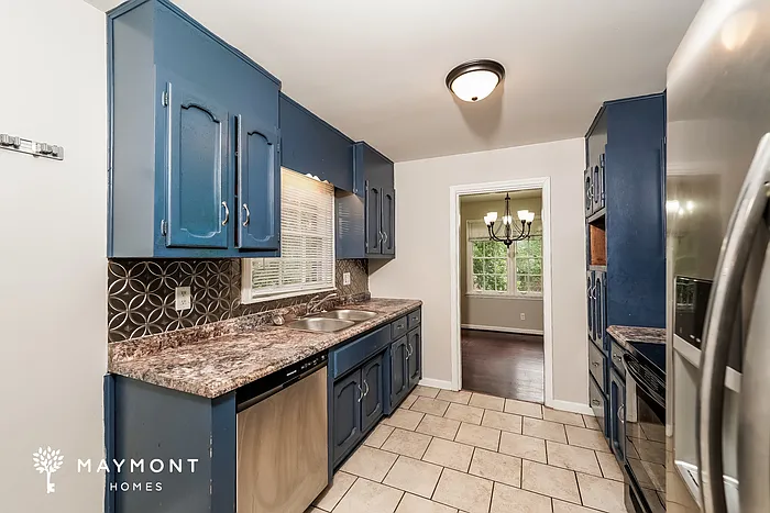 900 Glenvalley Dr — Photo 7