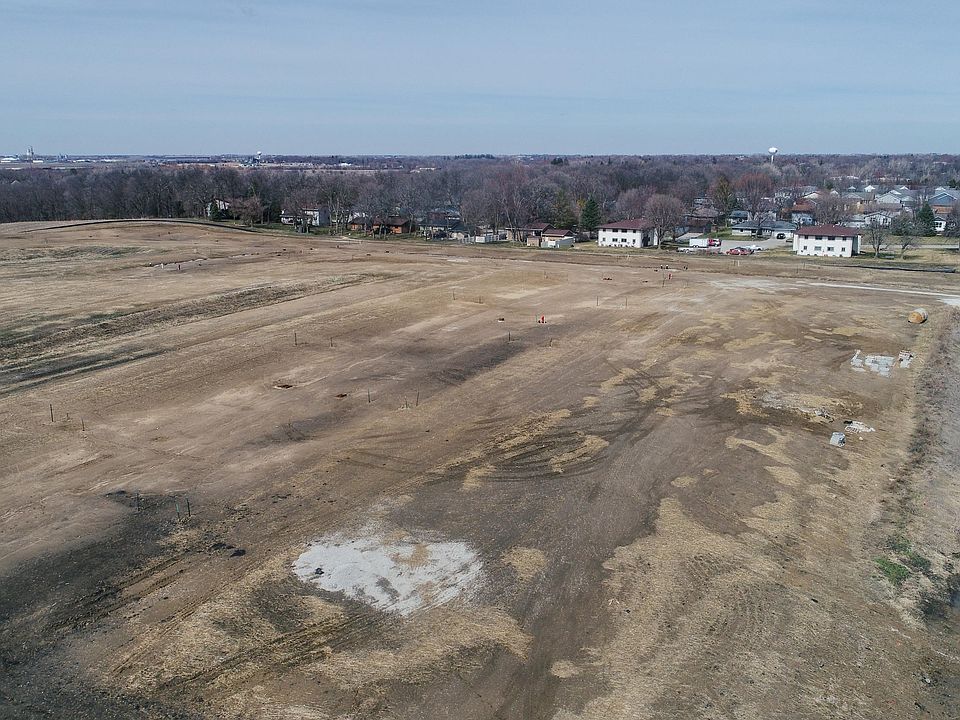 2nd image of 901 S Glen Ave