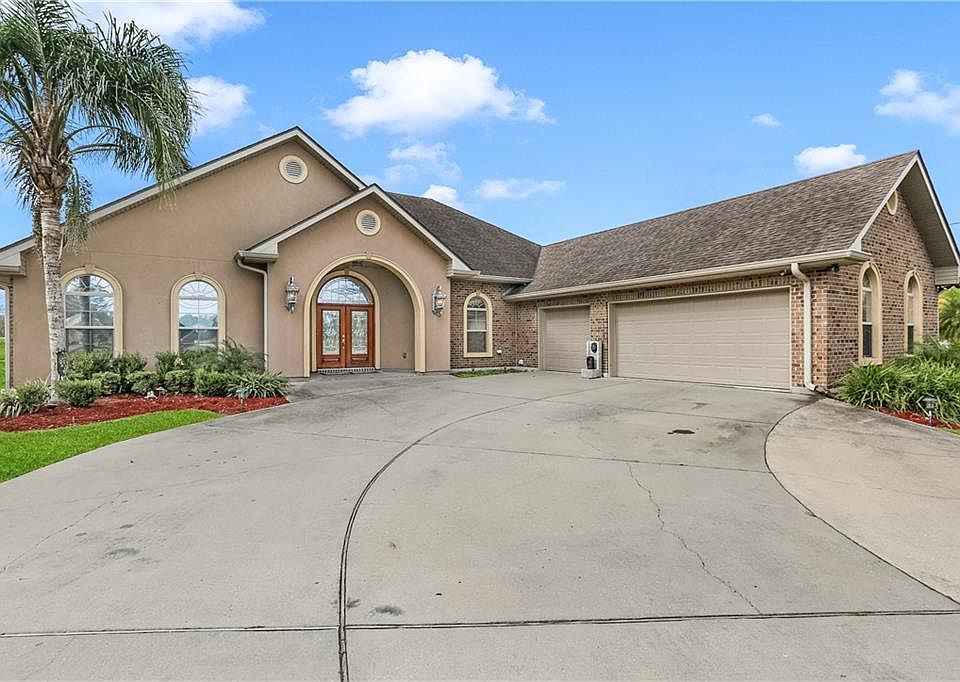 1st image of 3550 Barataria Blvd