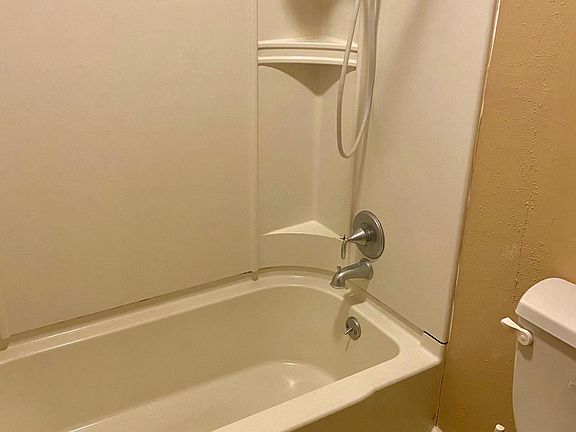 Upstairs full bathroom
