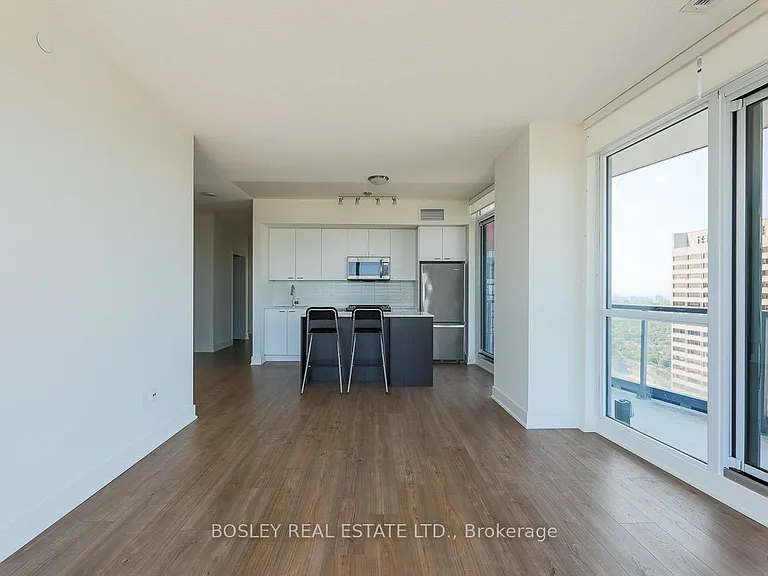 30 Roehampton Ave #3403 — Photo 15