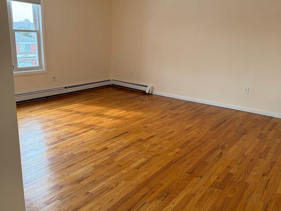 1st image of 93 Belfield Ave Floor 3