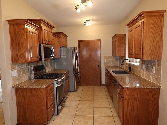3rd image of 1310 Elm Creek Dr