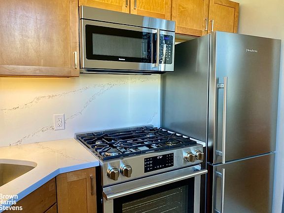 2nd image of 430 Clinton Ave APT 6H