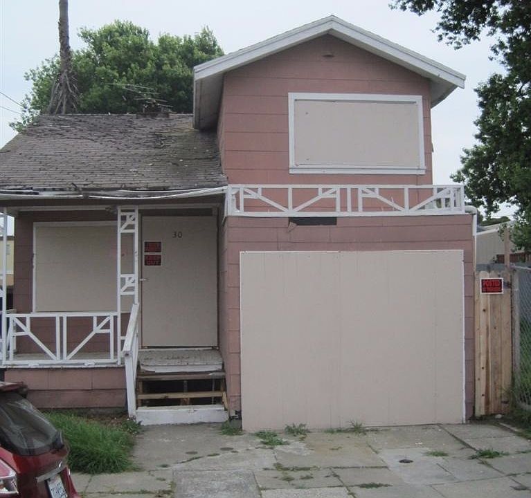 2nd image of 30 17th St