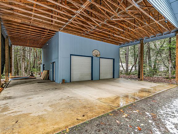 4th image of 260 McMullen Creek Rd