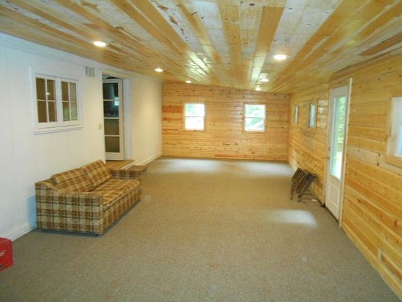 5th image of 668 White Oak Dr
