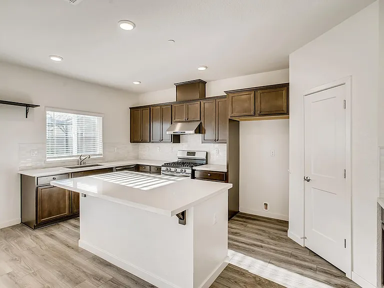 1809 Ball Dr — Photo 4