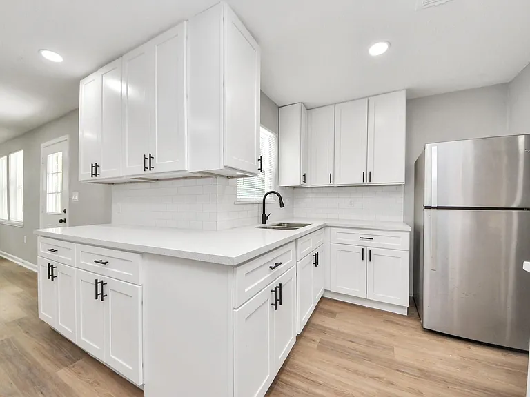 710 Canary Cir — Photo 21