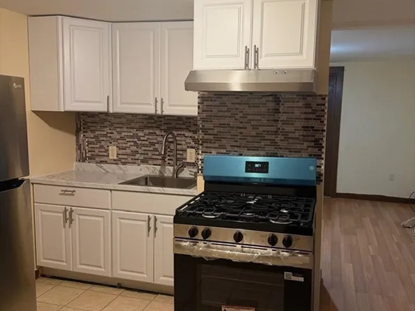 81 Bellevue Ave #B, Haverhill, MA 01832