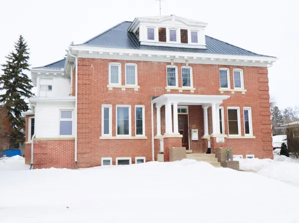 27 Dunlop Street E, Yorkton, SK S3N 0B1