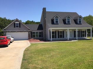 285 Harlee Ln, Ray City, GA 31645