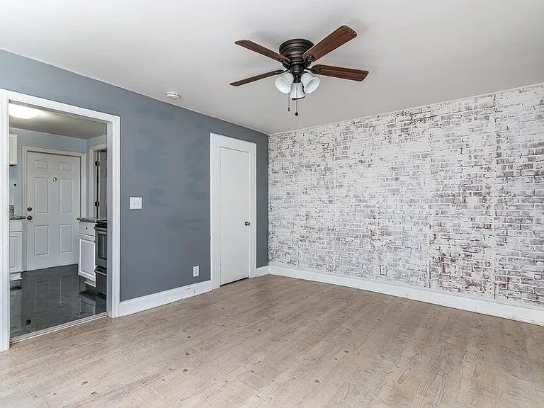 120 NE 1st Ave #5 — Photo 4