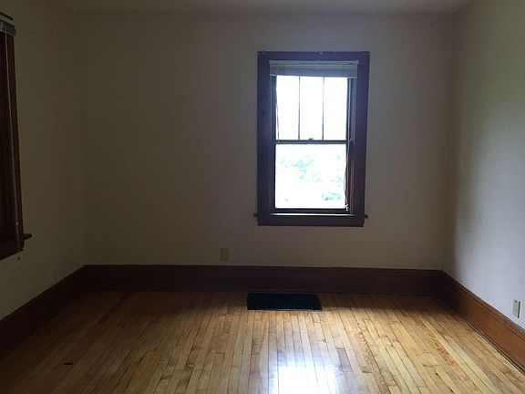 3rd image of 321 Bircher Ave