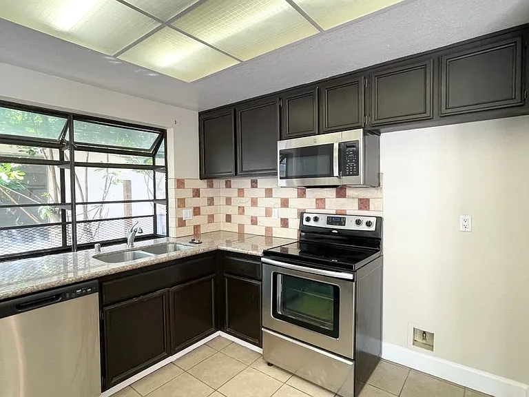 700 Los Lunas Way — Photo 8