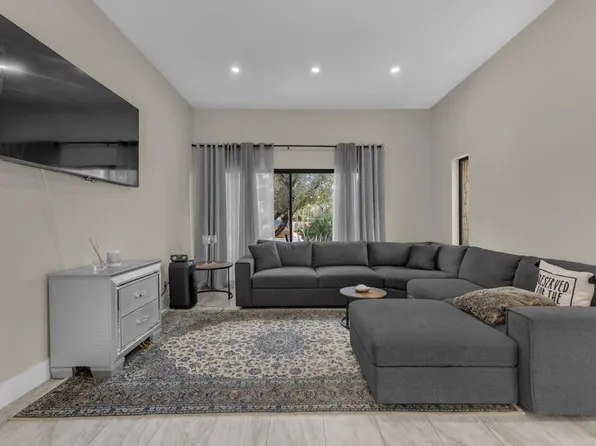 5803 Los Santos Dr #19, Palm Springs, CA 92264