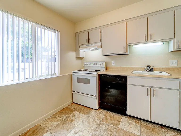1455 Manitou Blvd — Photo 9