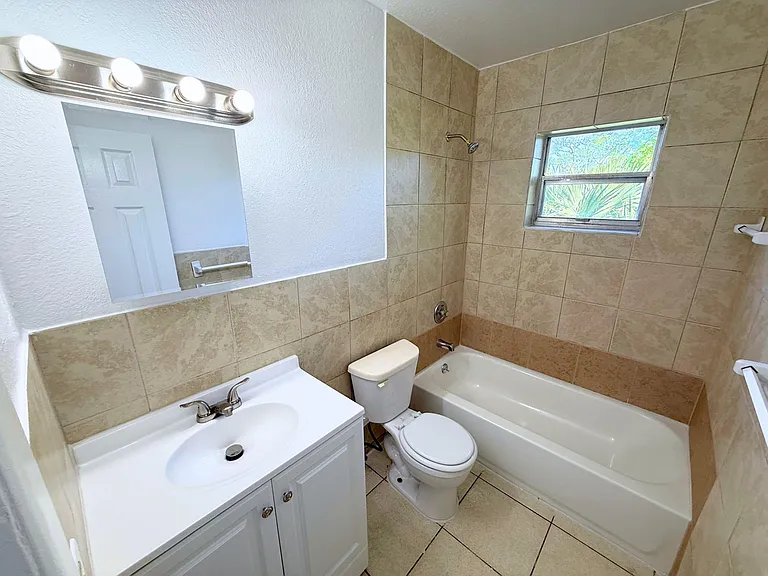 432 NW 42nd St #1-6 — Photo 1