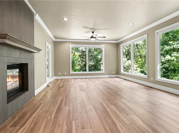 1 Hedges Cir, Bella Vista, AR 72715