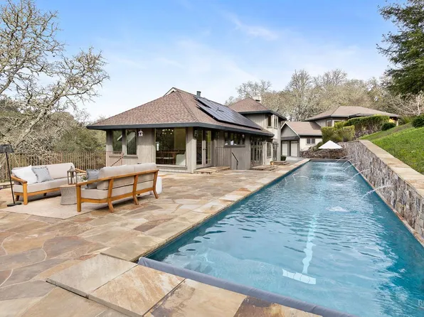 330 Chiquita Rd, Healdsburg, CA 95448