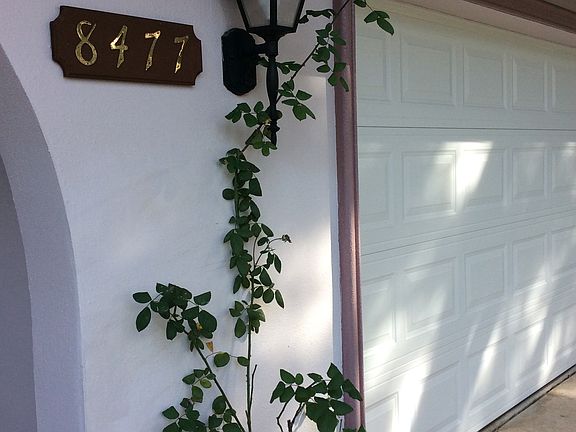 4th image of 8477 Merrimoor Blvd