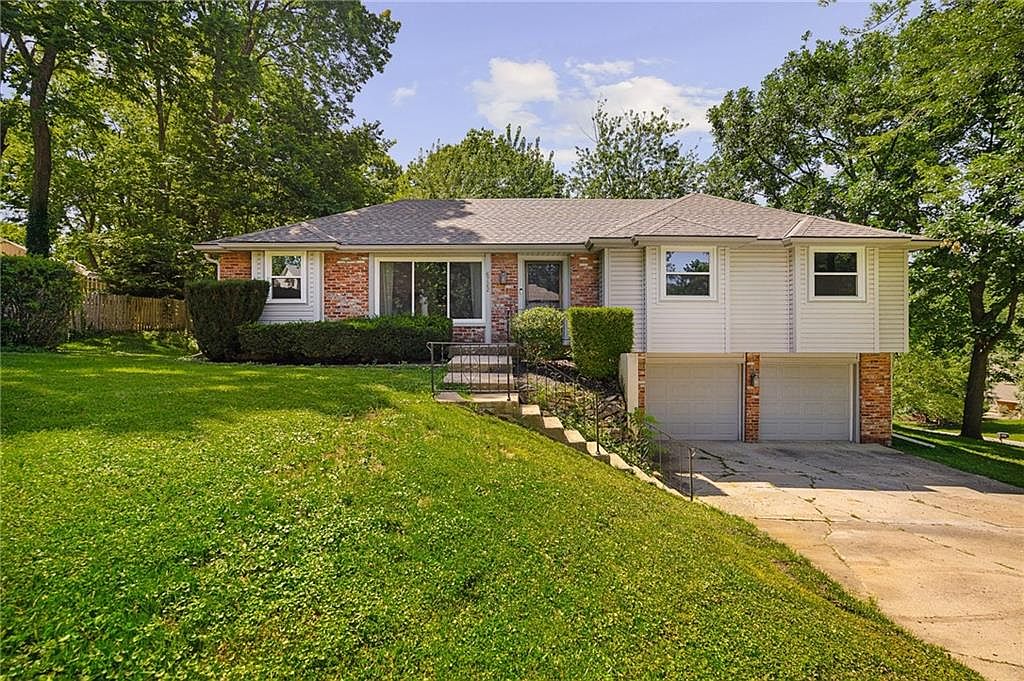 6722 N Mokane St, Kansas City, MO 64151 | Zillow