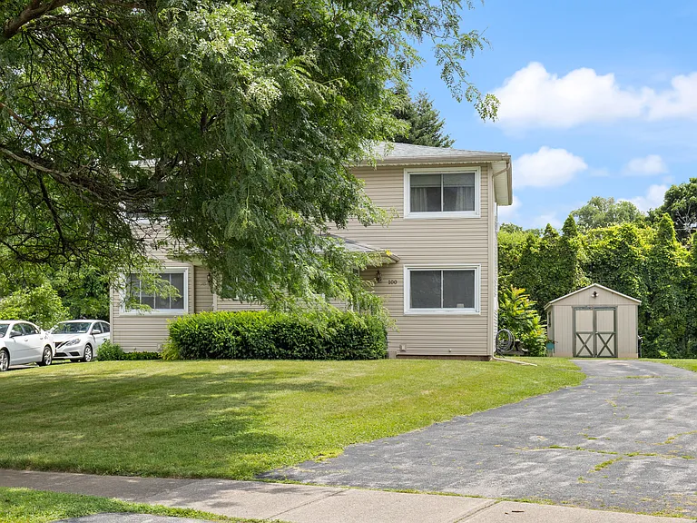 100 Barbie Dr — Photo 22