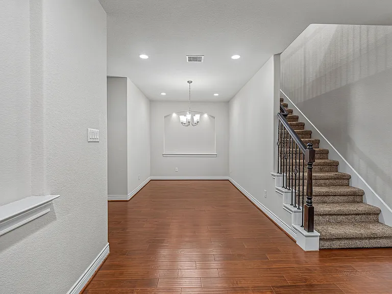 24227 Peralta Glen Ln — Photo 3