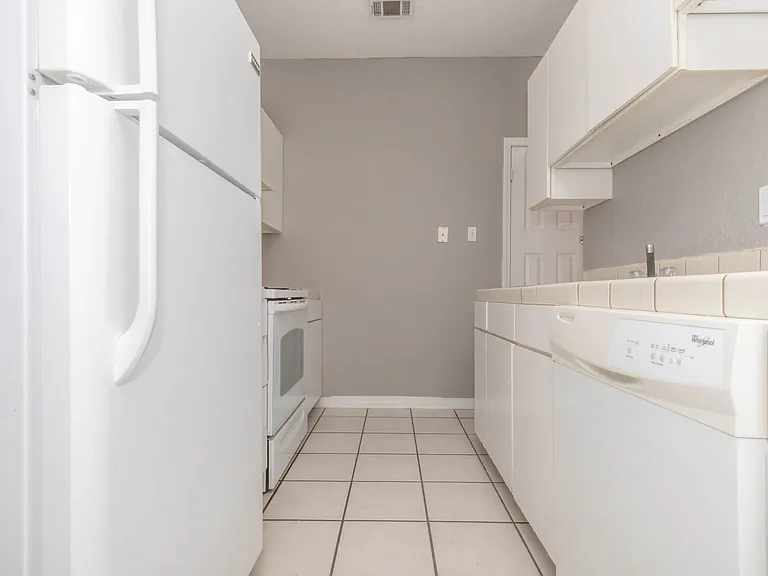 South Palm Villas — Photo 8