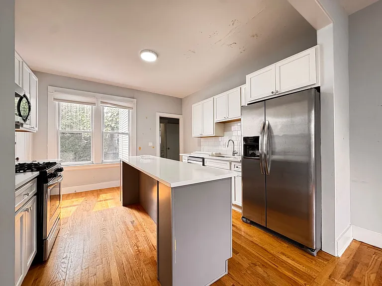 155 Foster St — Photo 6