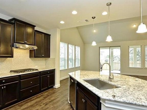 3rd image of 15812 Cinca Terra Dr