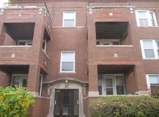 2204 W Wilson Ave #2, Chicago, IL 60625