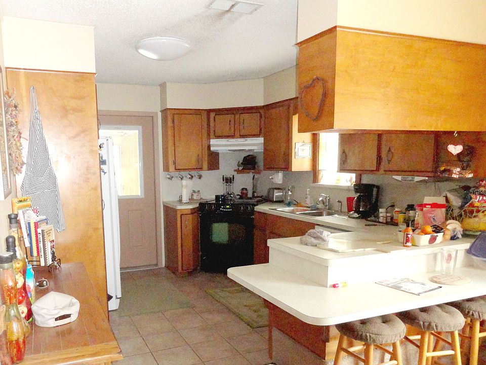 2nd image of 563 County Road 171