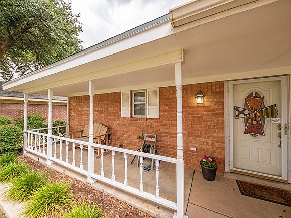 3rd image of 4022 E Everglade Ave