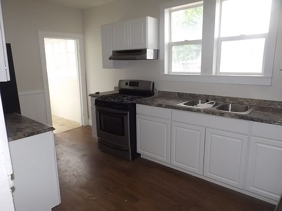 5th image of 104 S Westgate Ave