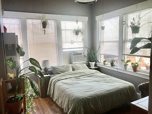 3rd image of 725 E 5th St #10527286