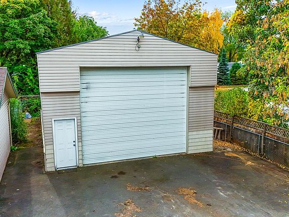 4th image of 13606 E Valleyway Ave