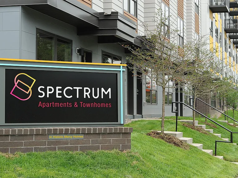 Spectrum Apartments & Townhomes — Photo 21