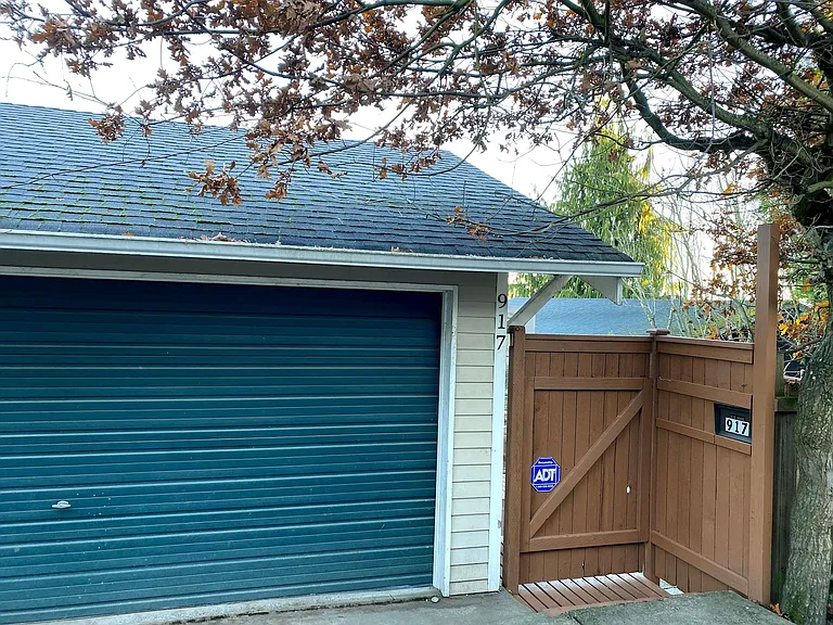 917 W Emerson St — Photo 21