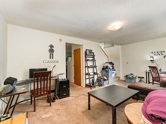 4th image of 1006 Parkthrough St