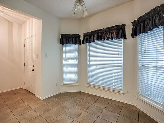 4th image of 2701 Hidden Springs Dr
