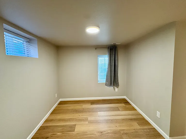 1205 S Grape St — Photo 12