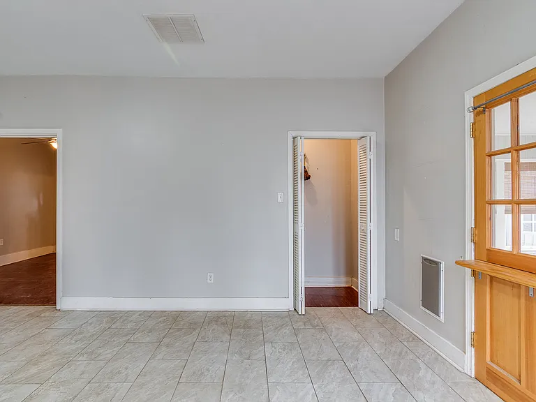 2293 Jackson Ave — Photo 34