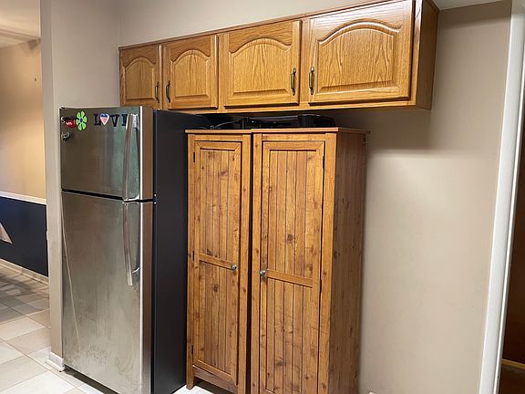 4th image of 39 Miller Ave #1